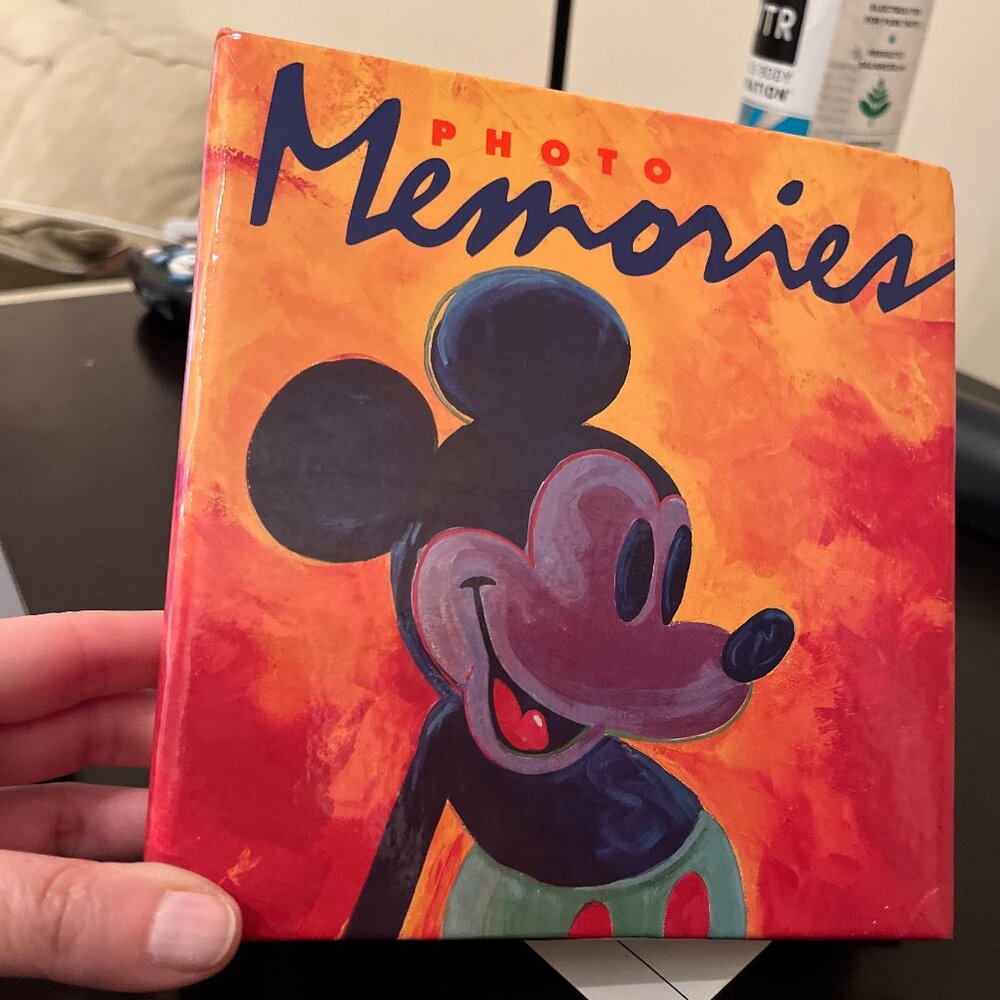 Vintage Disney Binder-Type Photo Album (@47 pages - 4X6 photos for‎ @96 photos)